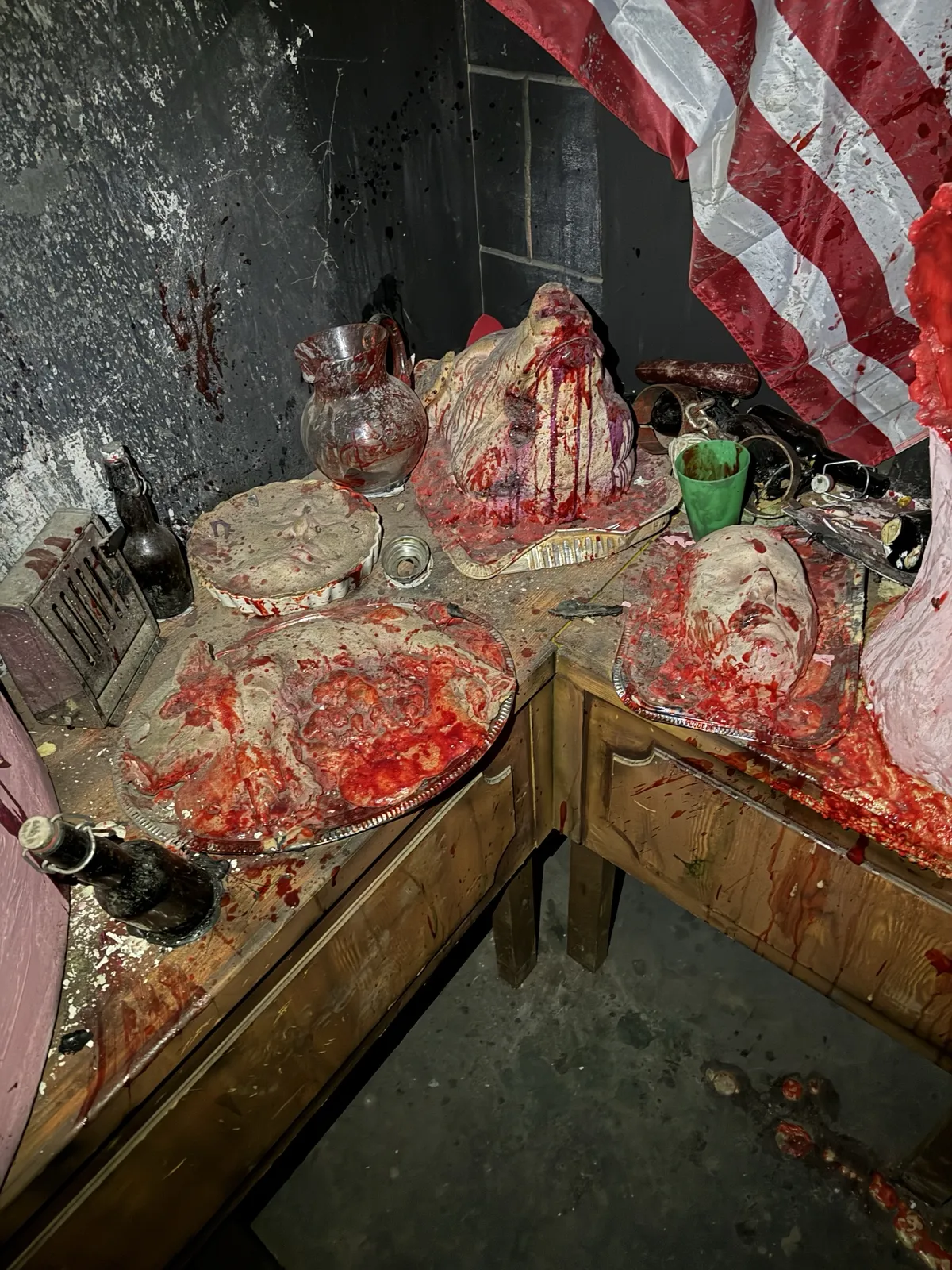 Hillbilly Party Room, Europa-Park Traumatica by Scare Designz (photo 2)