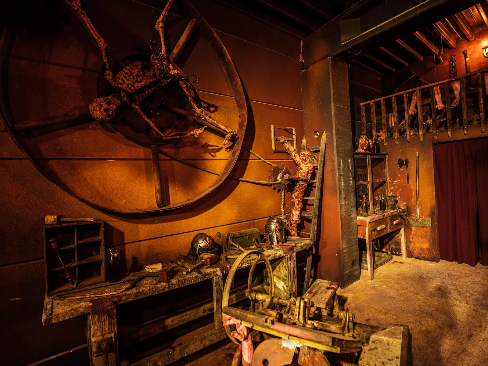 Horror prop and theming work by Scare Designz