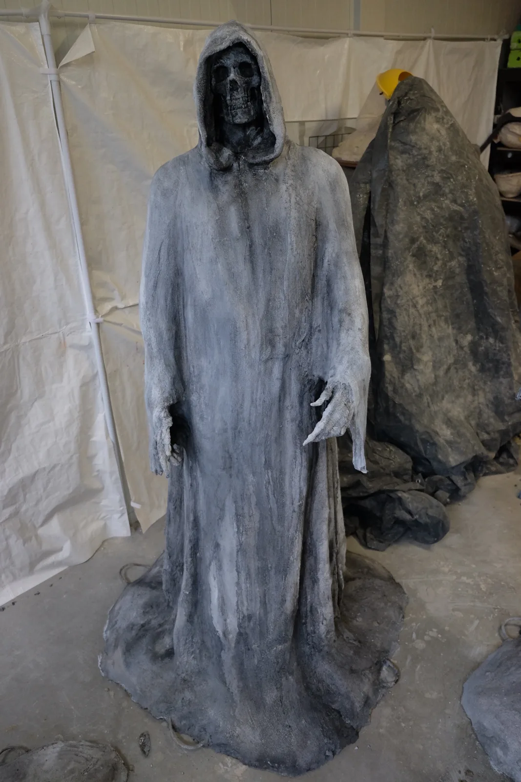 Tusenfryd Ghost Statues by Scare Designz (photo 2)