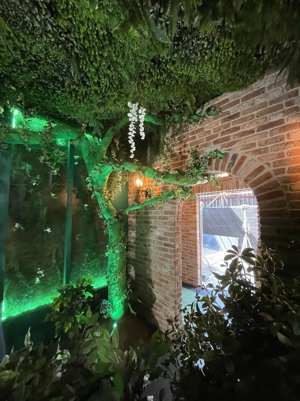 Eden Manor Entrance, Europa-Park Traumatica by Scare Designz (photo 5)